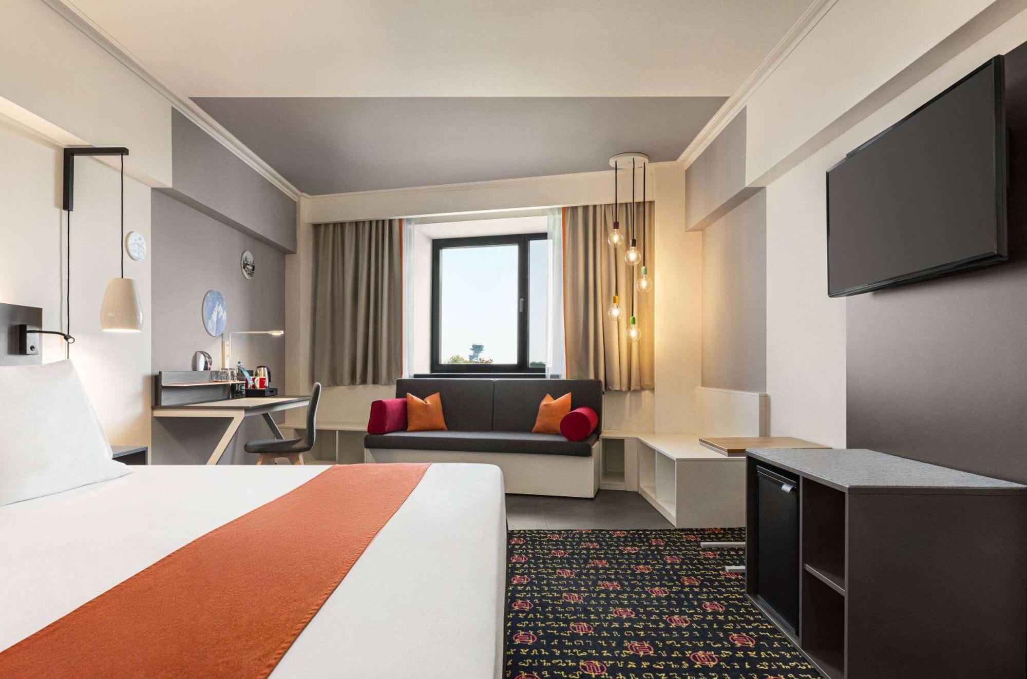 Vienna House Easy By Wyndham Bucharest Airport Hotel Otopeni Eksteriør billede